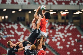 曼城中场核心谈战术变化适应期，曼城中场阵容